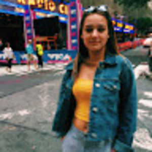 Meet your Posher, Kayla